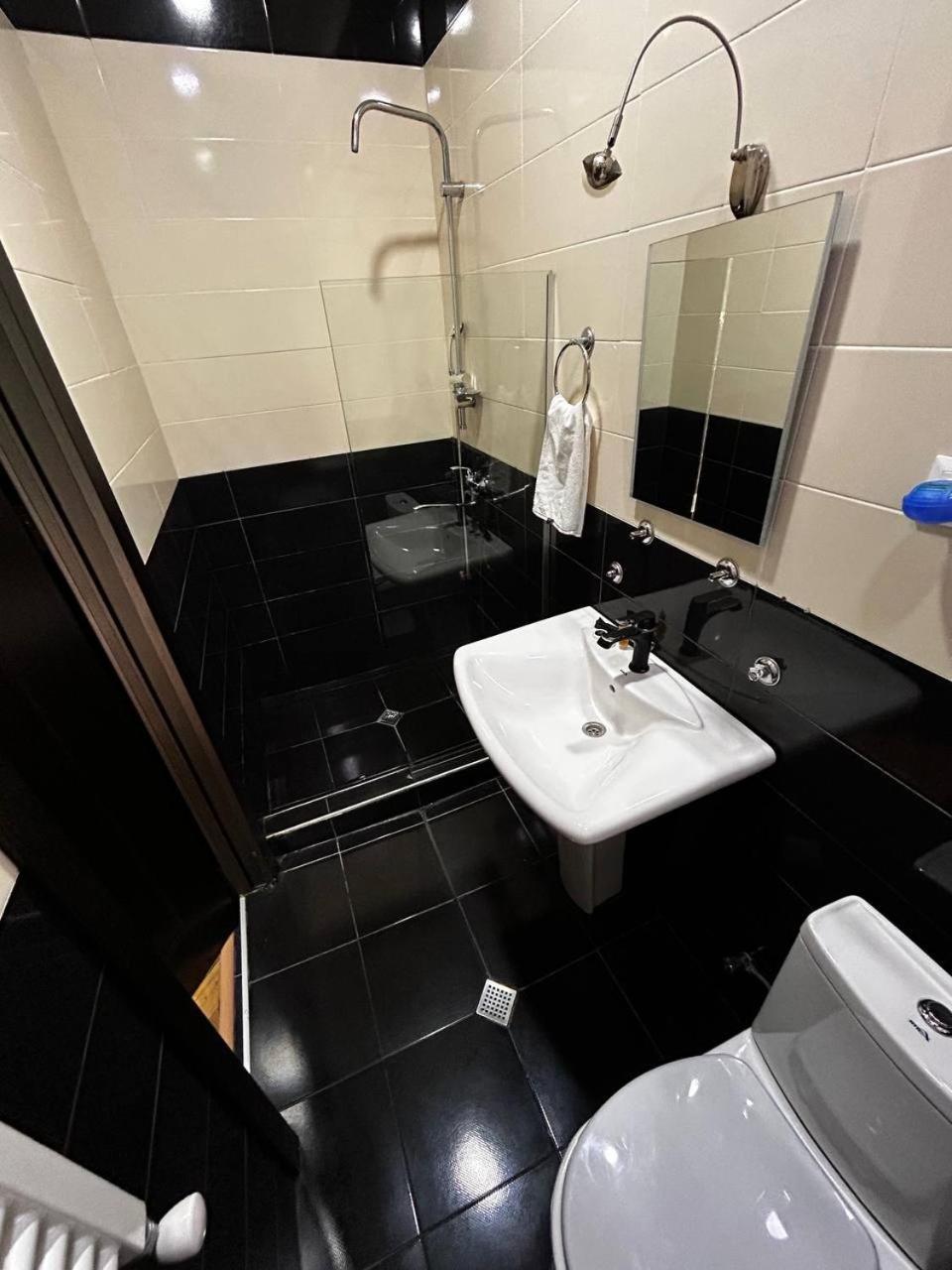 טביליסי Duma Hotel מראה חיצוני תמונה