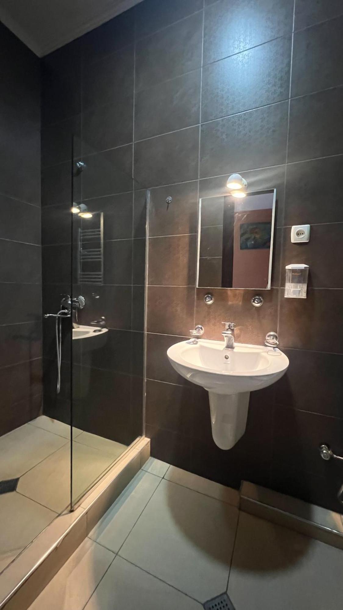 טביליסי Duma Hotel מראה חיצוני תמונה